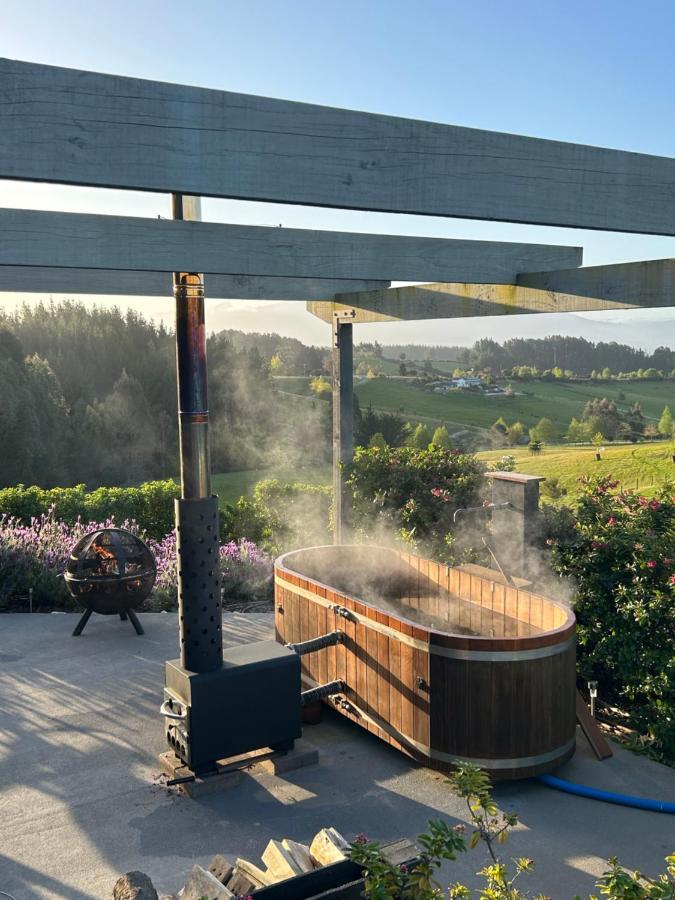 The Shed With A View Apartment Mahana Екстериор снимка