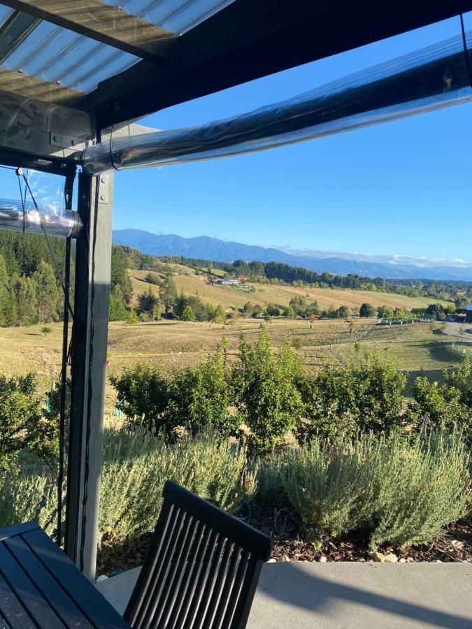 The Shed With A View Apartment Mahana Екстериор снимка